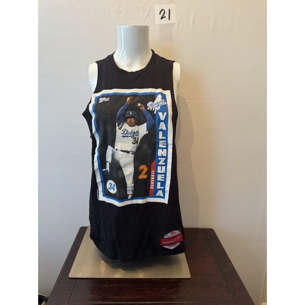 Mitchell & Ness Fernando Valenzuela Dodgers Topps Graphic Cut Off T-Shirt M